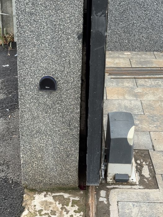 Poarta auto cu Motor