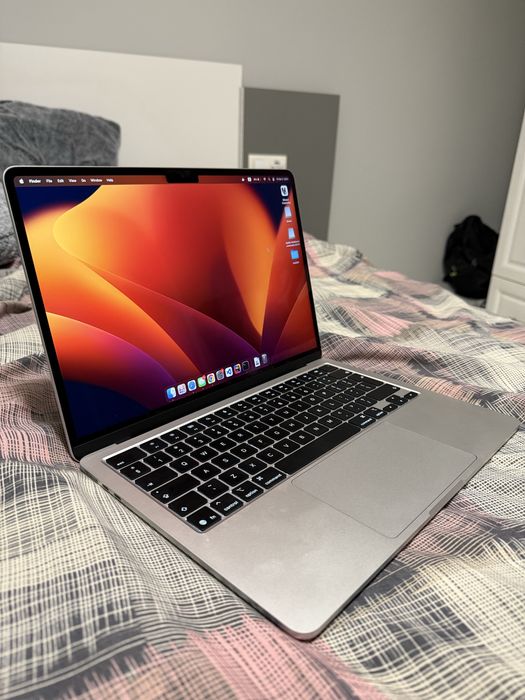 Apple MacBook Air 13.6” M4 Silver – Чисто нов, с 2 г. гаранция
