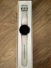 Часовник с гаранция Galaxy Watch 4