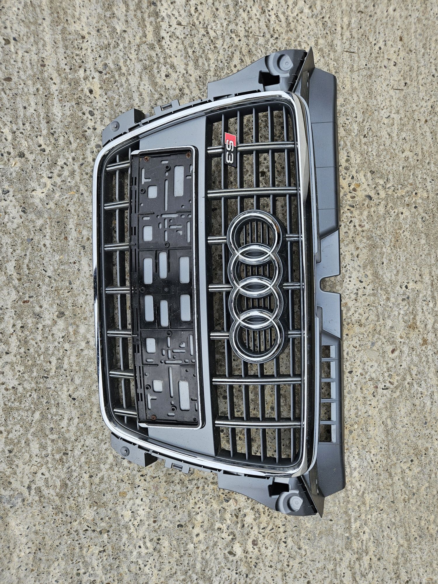 Grila centrala Audi S3, A3 8P 8P0853651Q