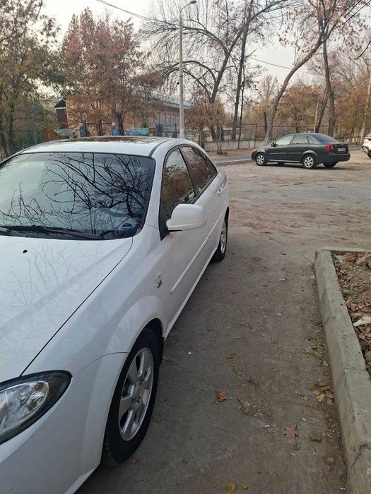 Chevrolet Lacetti, 3 позиция 2021 года