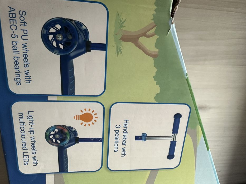 Нов скутер-триколка със светещи силиконови гуми