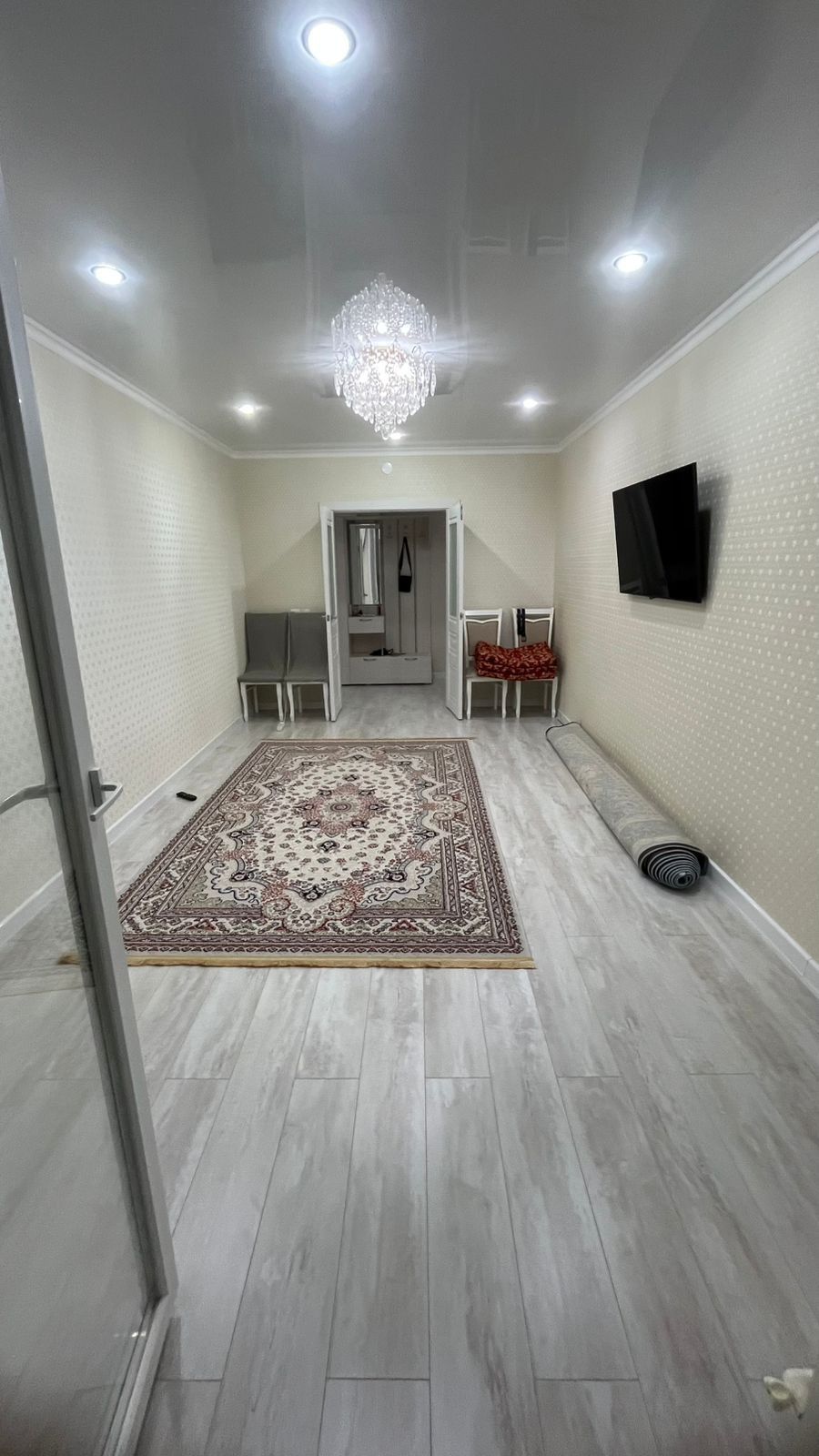 Продам 2-х комнатную квартиру на мкр Кунаева