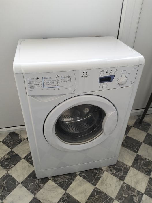 Продам стиральную машину.Требуется ремонт.