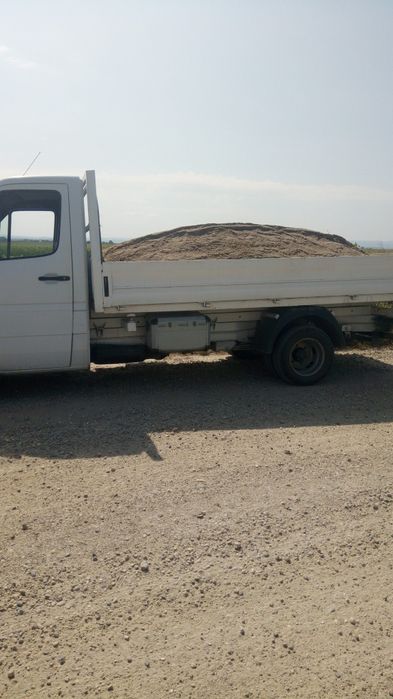 Transport nisip balastru sort pământ piatră