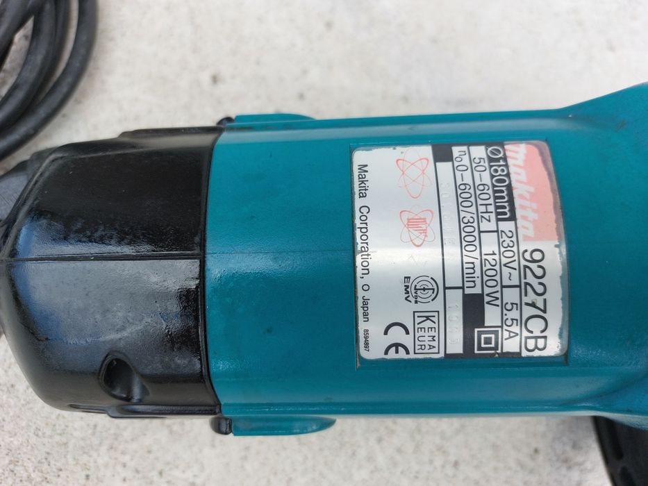 Полир машина Makita 9227CB

Работи перфектно, идеално състояние. Подро