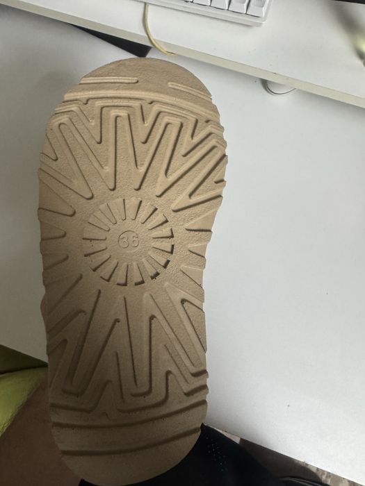 Papuci UGG marimea 39