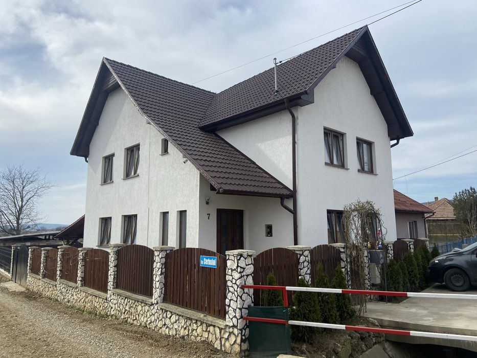 Casa frumoasa de vanzare