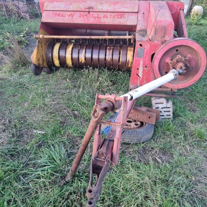 Vând presa de balotat