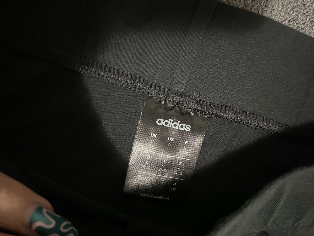 Colanți Adidas ca noi