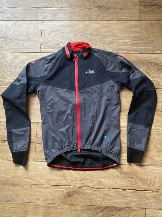 SIGR -jacheta sport, stare impecabila, pentru dame marimea XS