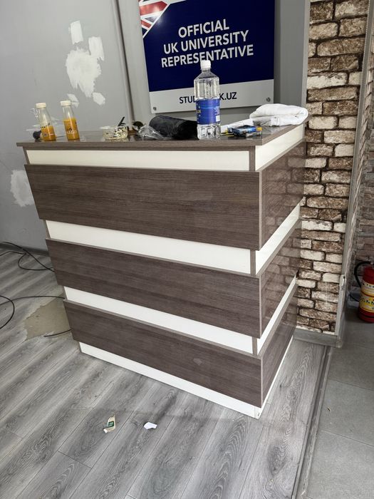 Ресепшен в хорошем состоянии срочно