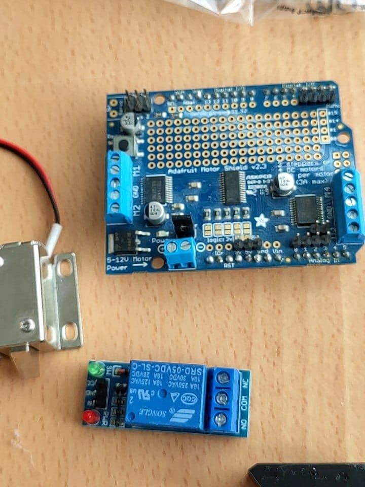 Senzor amprenta, ESP32 compatibil cu Arduino