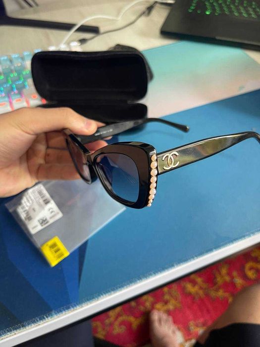 ORIGINAL CHANEL солнцезащитные очки, форма кошачий глаз