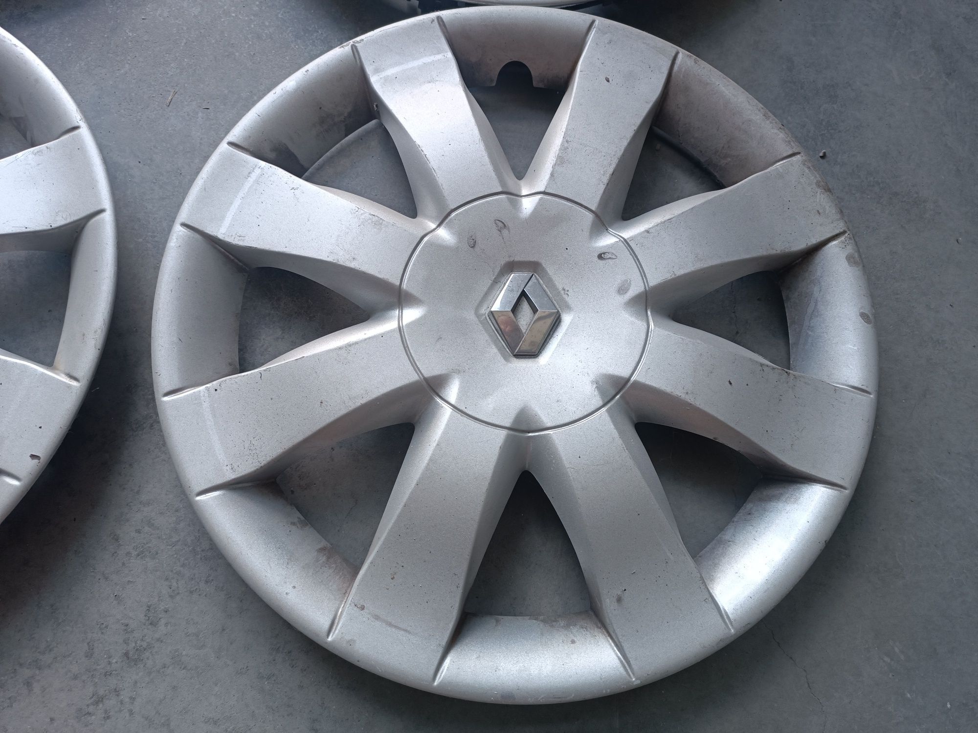 Оригинални тасове Renault 15 цола