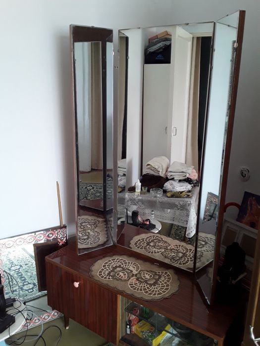 Продам зеркало. В хорошем состоянии