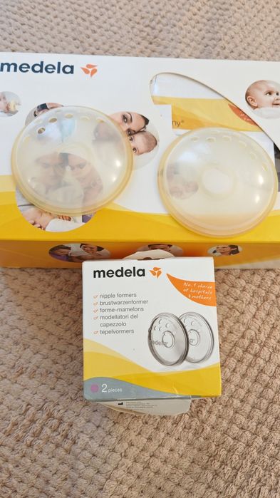 Ръчна помп за кърма Medela Harmoni с биберони Calma и подаръци