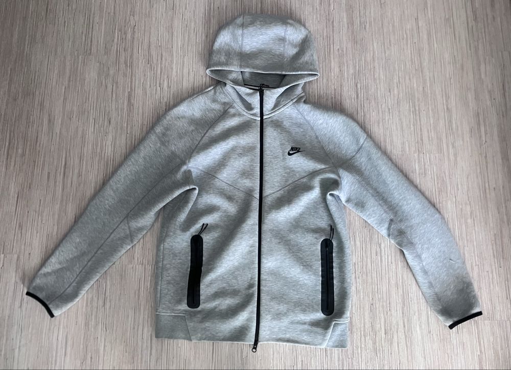 Nike tech fleece grey