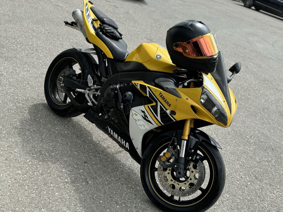 Yamaha - R1 - RN12