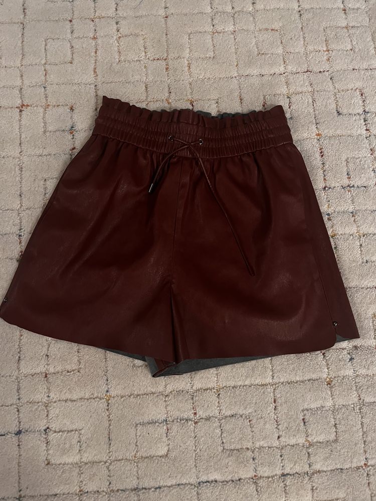 Pantaloni scurti ZARA