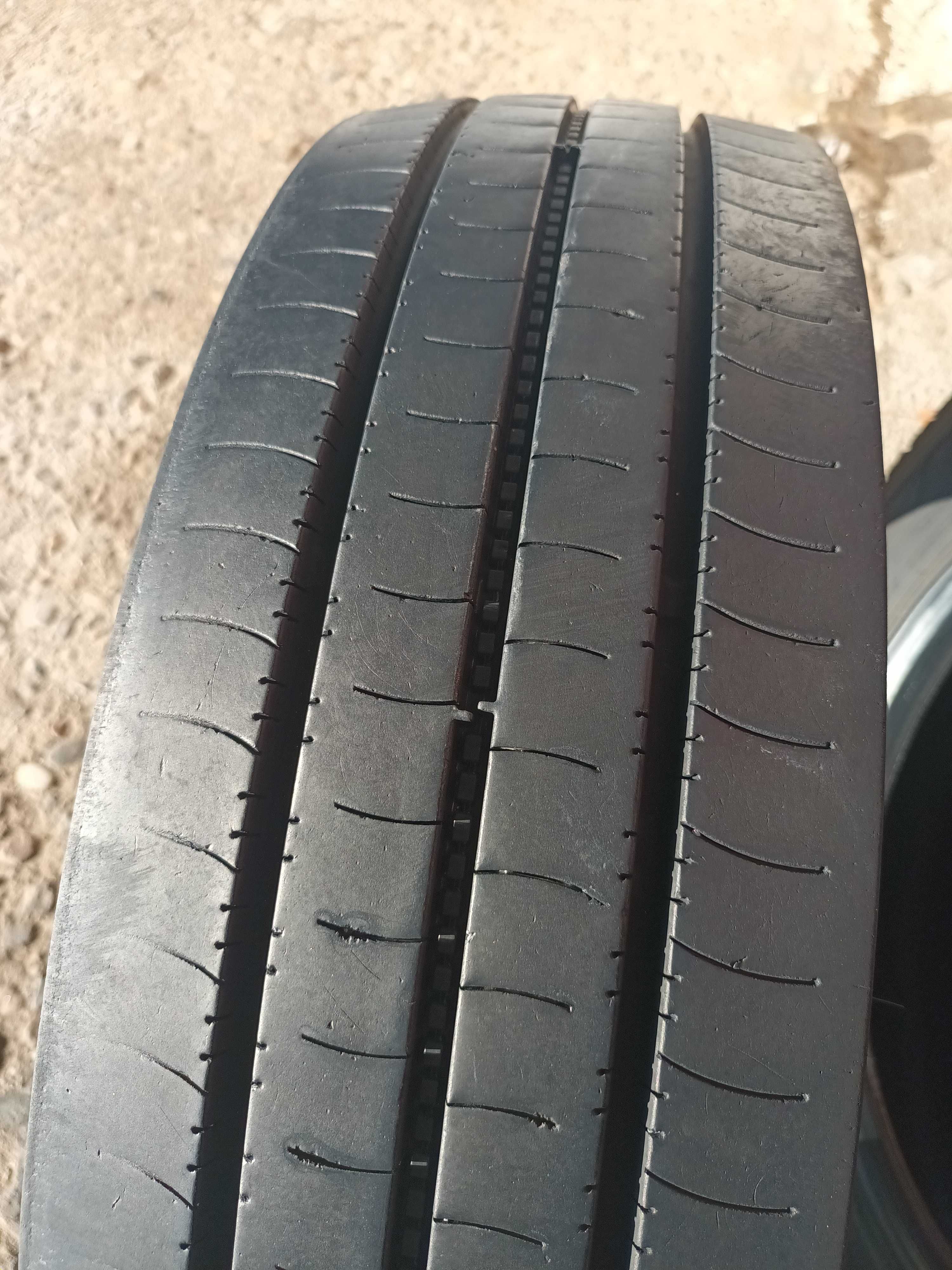 1 товарна гума 205/75 R17.5 Bridgestone R-Steer 002 124/122M M+S 14PR