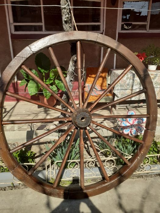 Vand roata de lemn