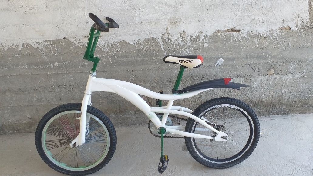 Velosiped sotiladi narxi 450  kelishtirib beraman000