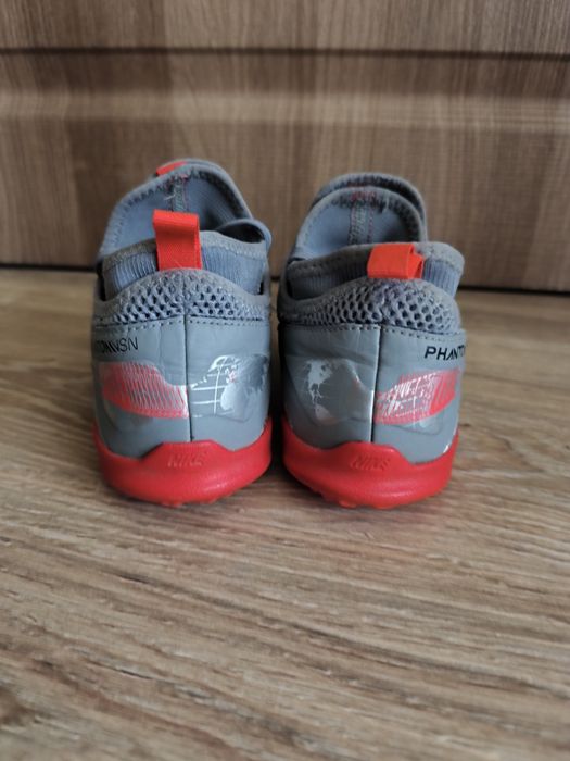 Детски футболни обувки стоножки  Nike Phantom VSN 2 Academy 32номер