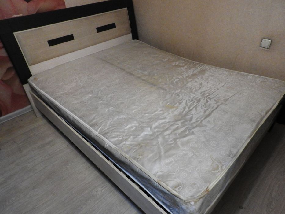 Кровать 1.65 на 2М