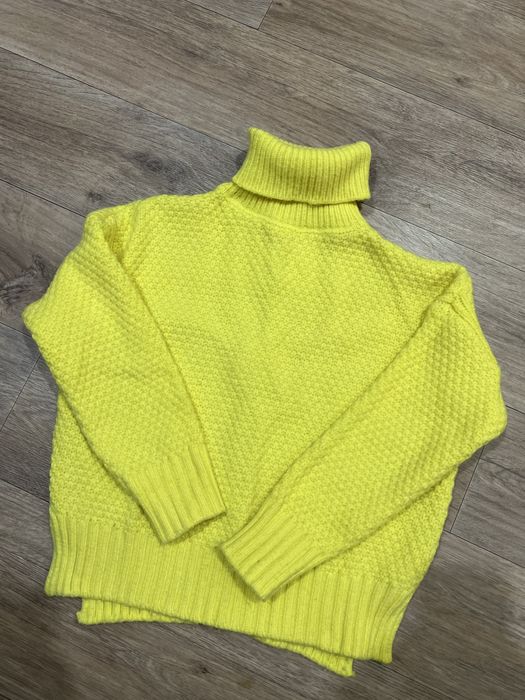 Продам женский свитер зимний (б/у)