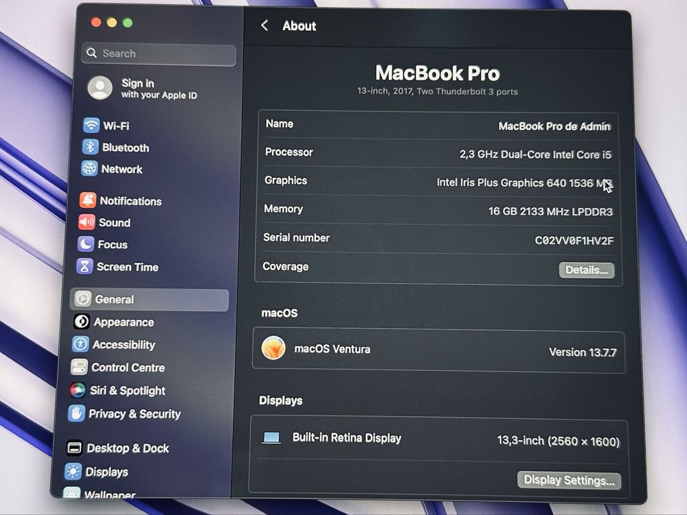MacBook Pro 13-inch, 2017, Two Thunderbolt 3 ports