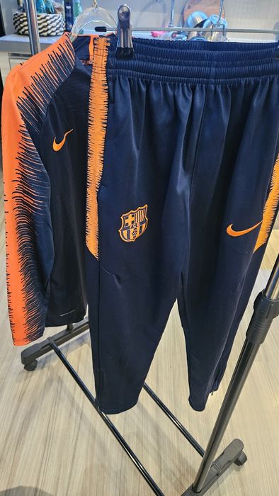 Nike Barcelona  спортен екип за момче размер 137-147 см.