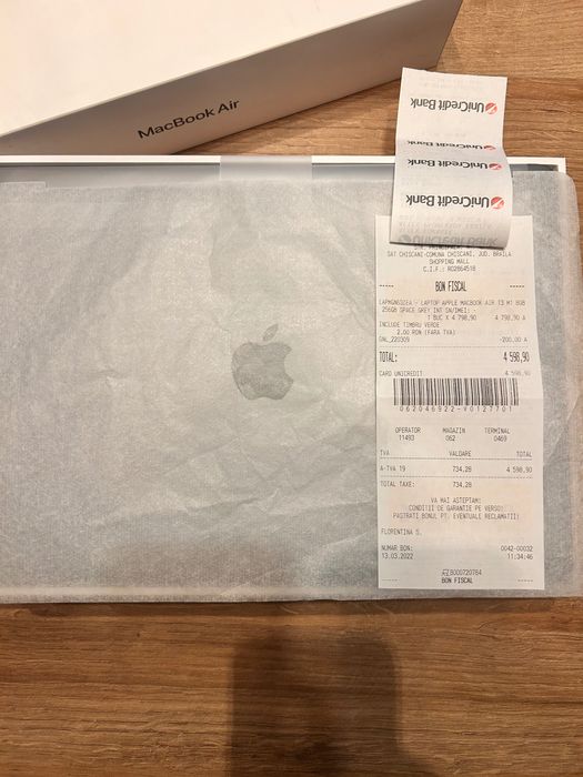 MacBook Air 13-inch/ M1 / 8 Gb RAM / 256 Gb / Silver