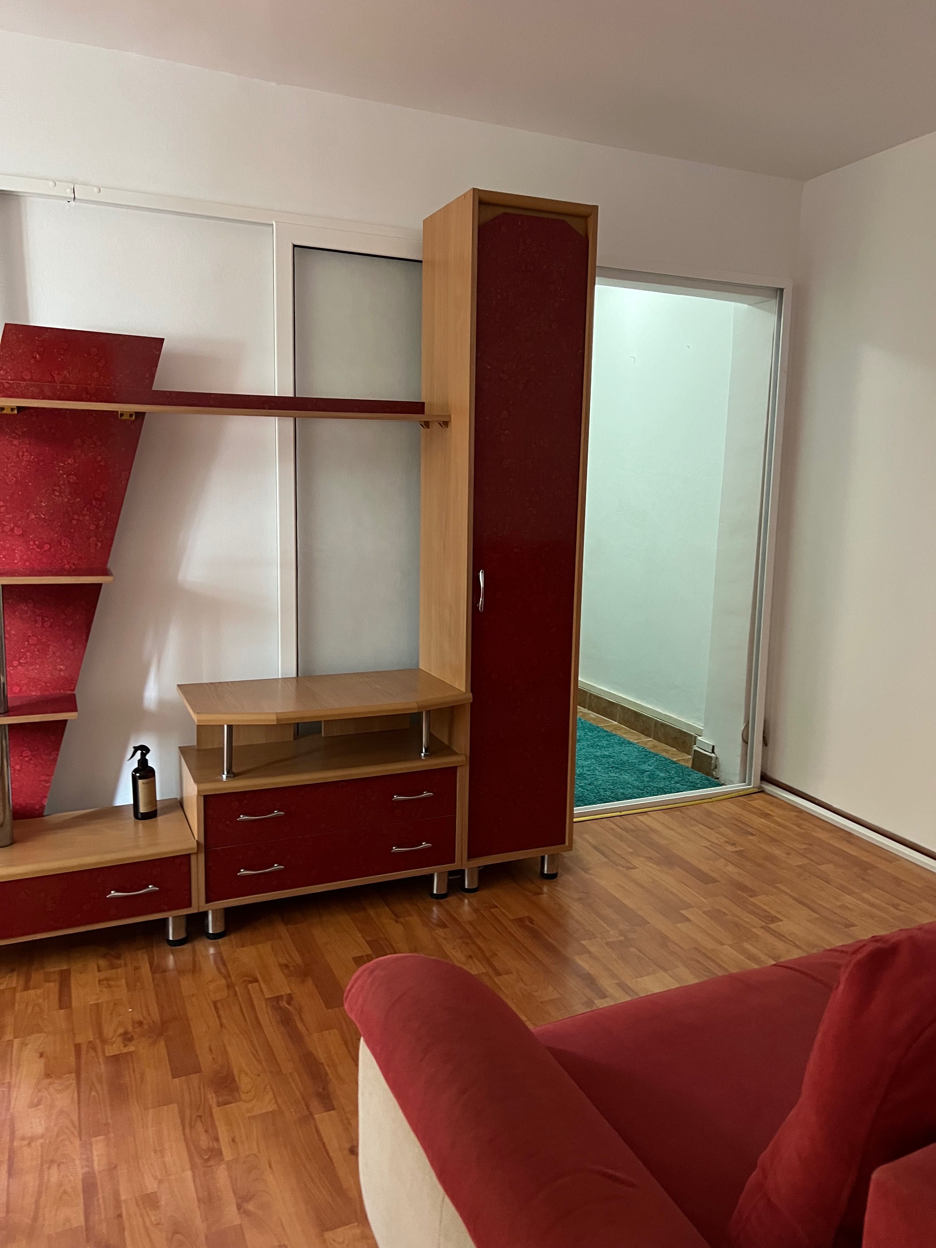 Apartament de închiriat cu 2 camere!