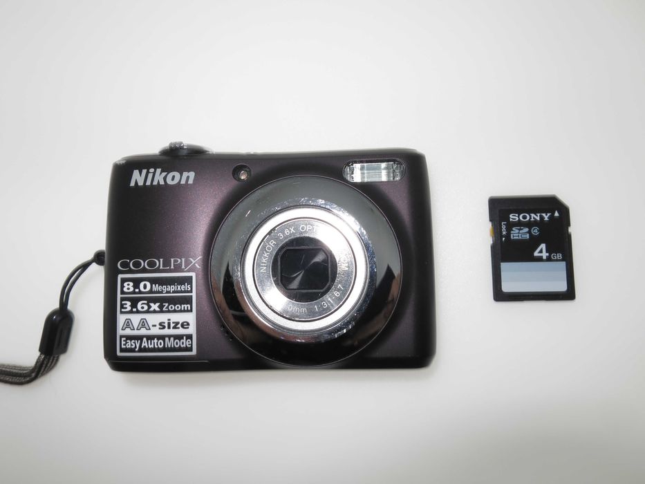 Nikon Coolpix L21 малък компактен фотоапарат дигитална камера отлична