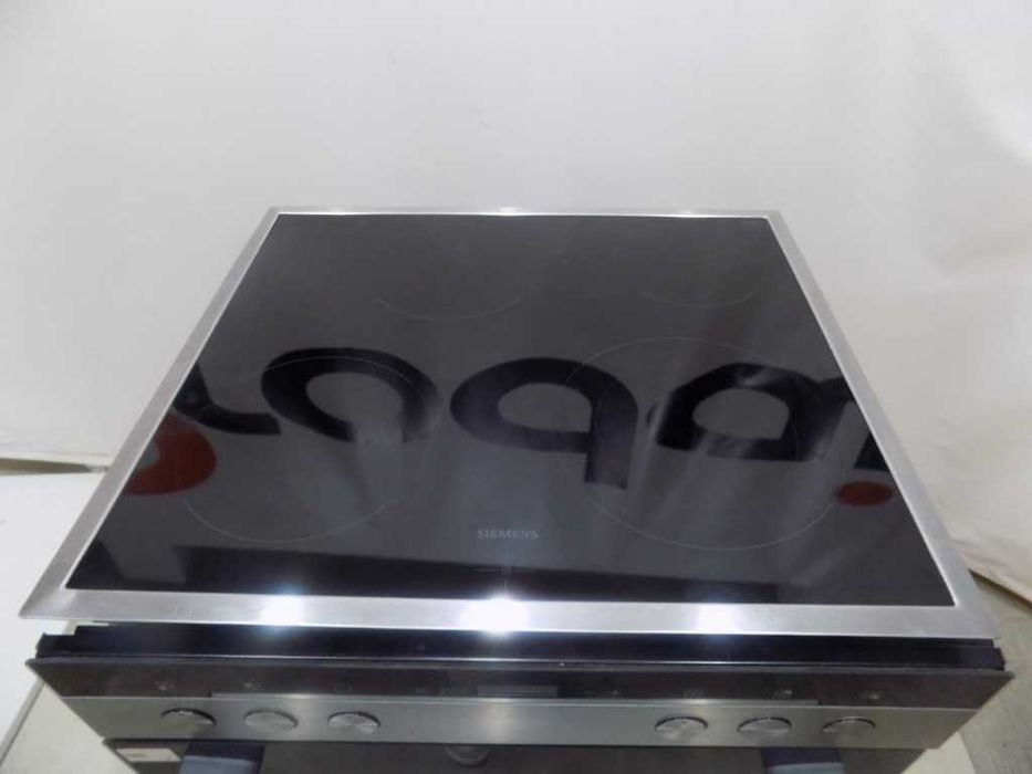 Фурна с плот за вграждане Siemens EQ110KA1Z  код 3951