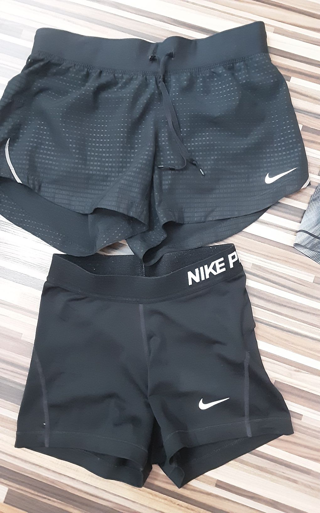 (XS) NIKE,NIKE PRO оригинални клинове,къс панталон,бюстие,тениска
