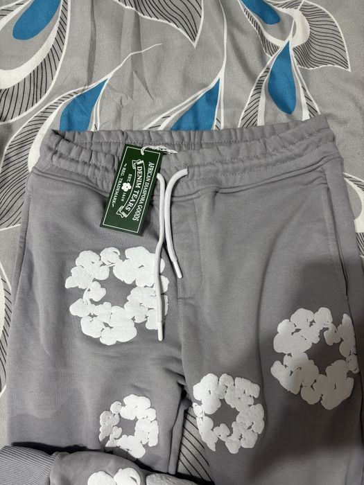 Pantaloni denim tears gri