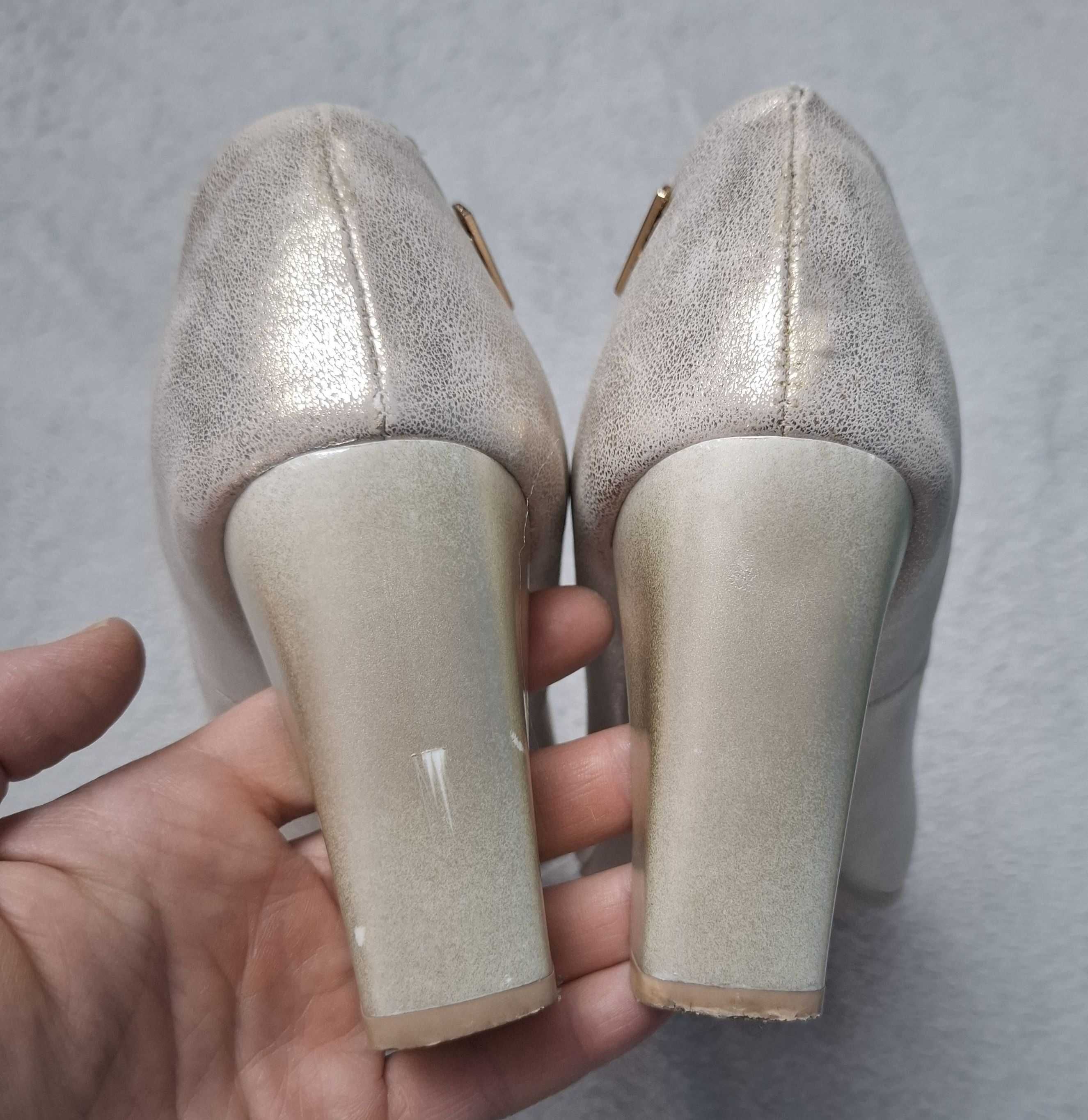 Pantofi cu toc gros, aurii, 41, Marcco