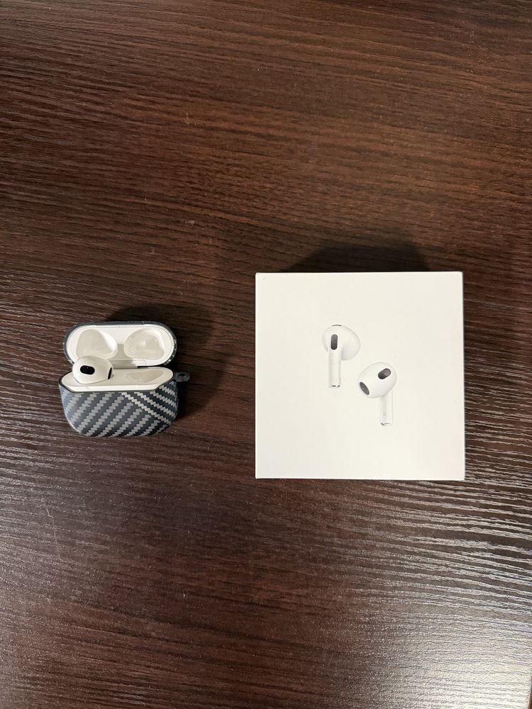 Airpods 3, левый наушник и кейс (правый утерян)