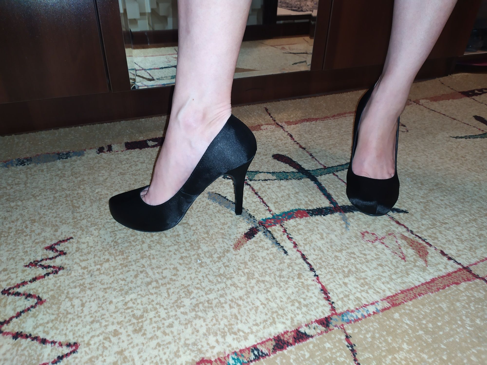 Туфли фирменные женские на высоком каблуке