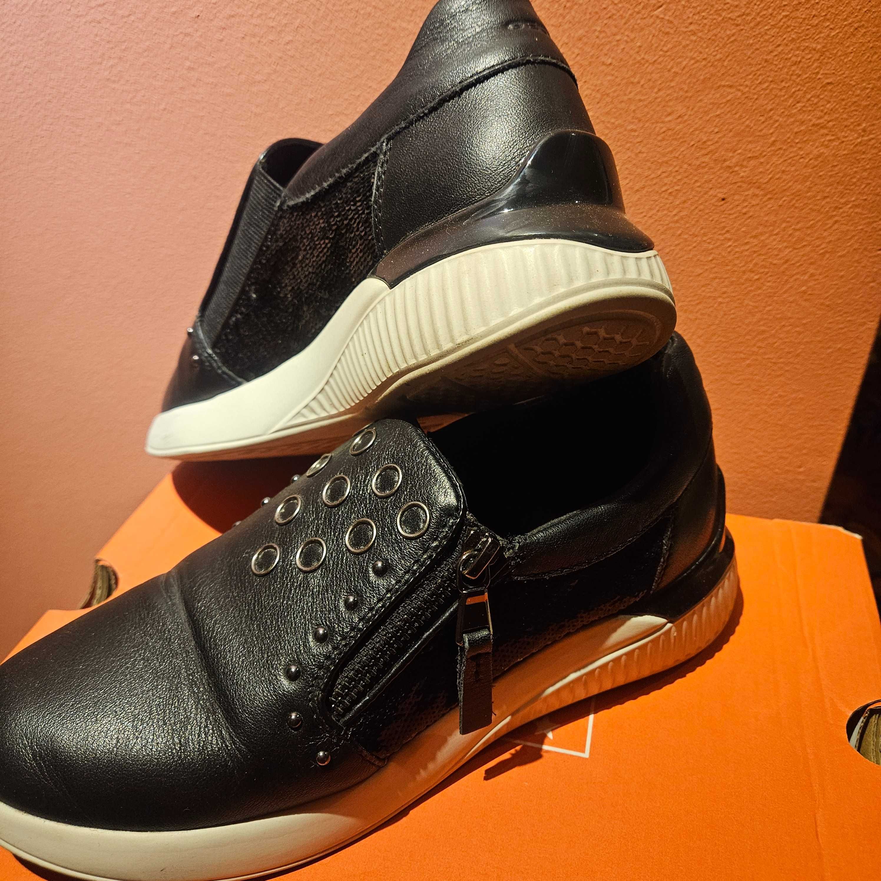 Converse, Desigual, Benetton, GEOX, Vans номер 36