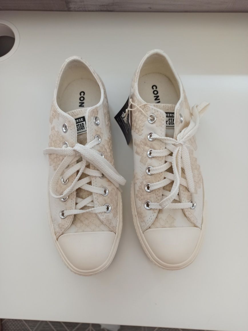 Дамски кецове Converse, 41 номер, нови