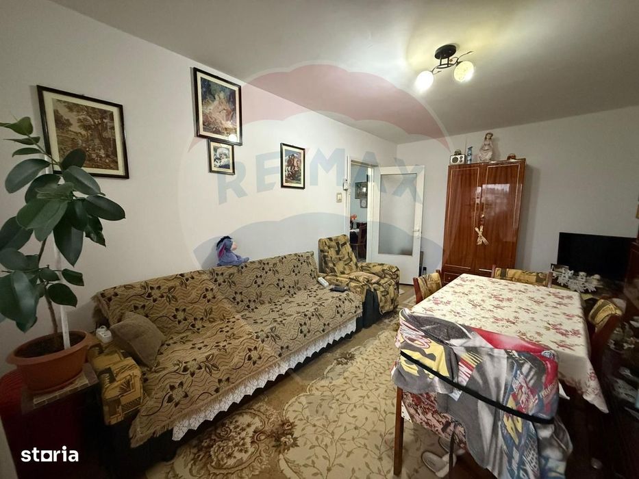 Apartament cu 3 camere de vânzare în zona Valea Aurie