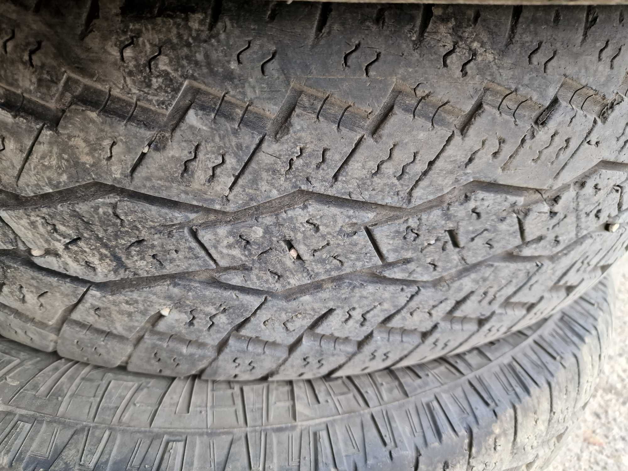 Комплект шин 235/70R18