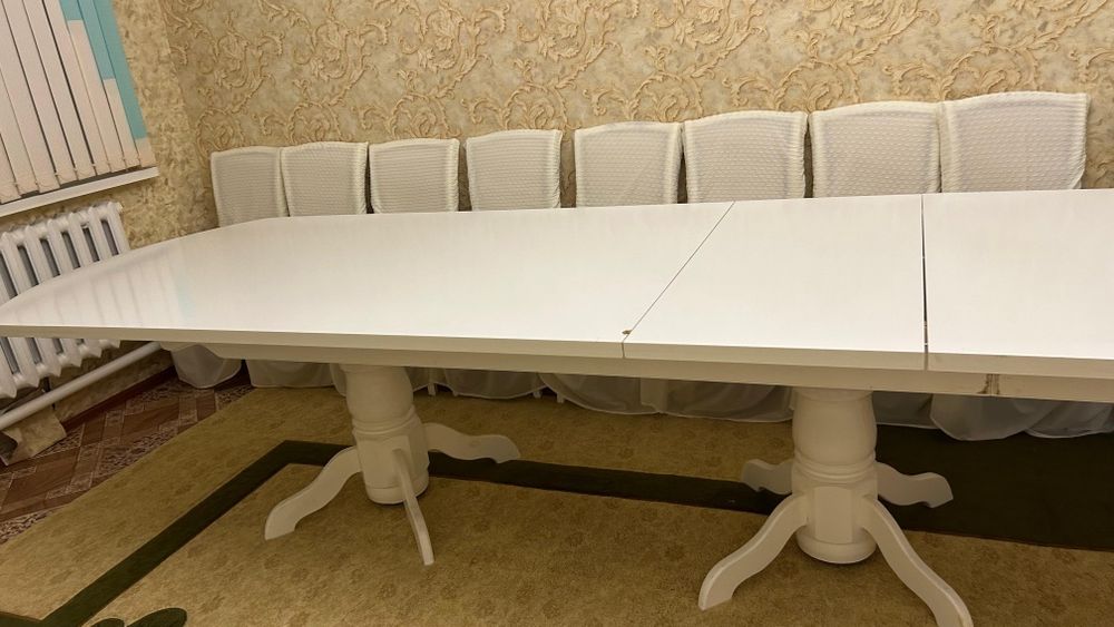 Стол для гостиной