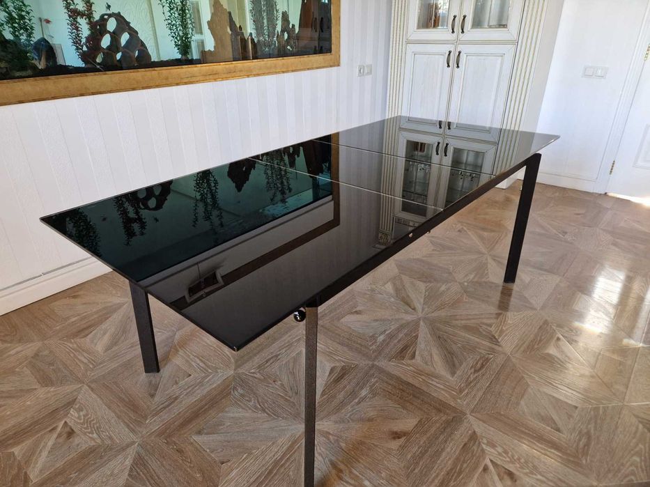 продам стол для гостиной