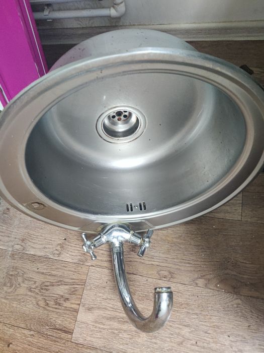 Продаю раковина со сместителем