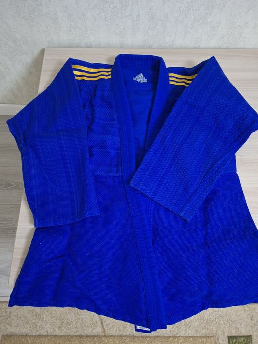 Продаются Кимоно для Тхэквондо (Б/У)