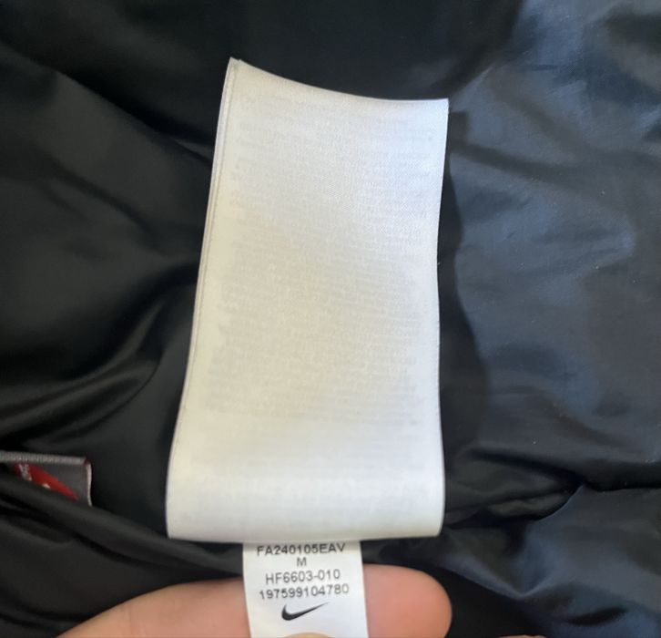 Geacă Nike Air Max Storm-FIT Neagră-preț negociabil